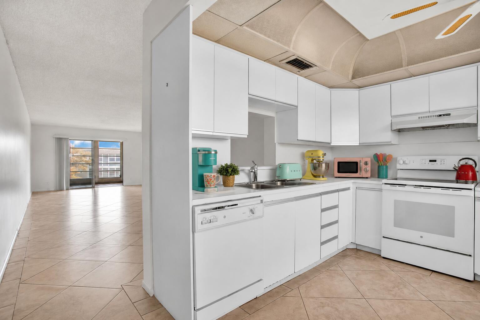 3405 Bimini Lane M4