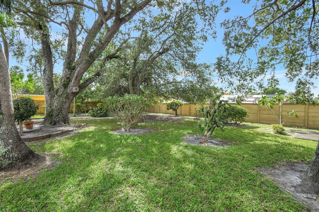 Photo of 65 NW 12th Avenue, Boca Raton, FL 33486 (MLS # R11035548)