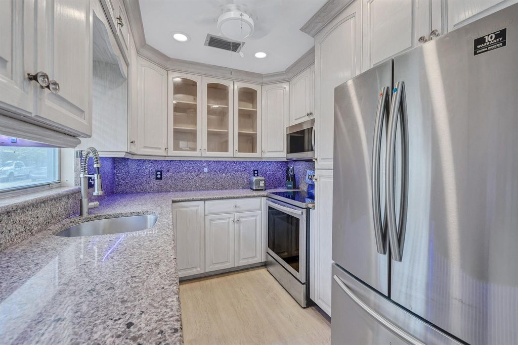 Photo of 93 Waterford D, Delray Beach, FL 33446 (MLS # R11102881)