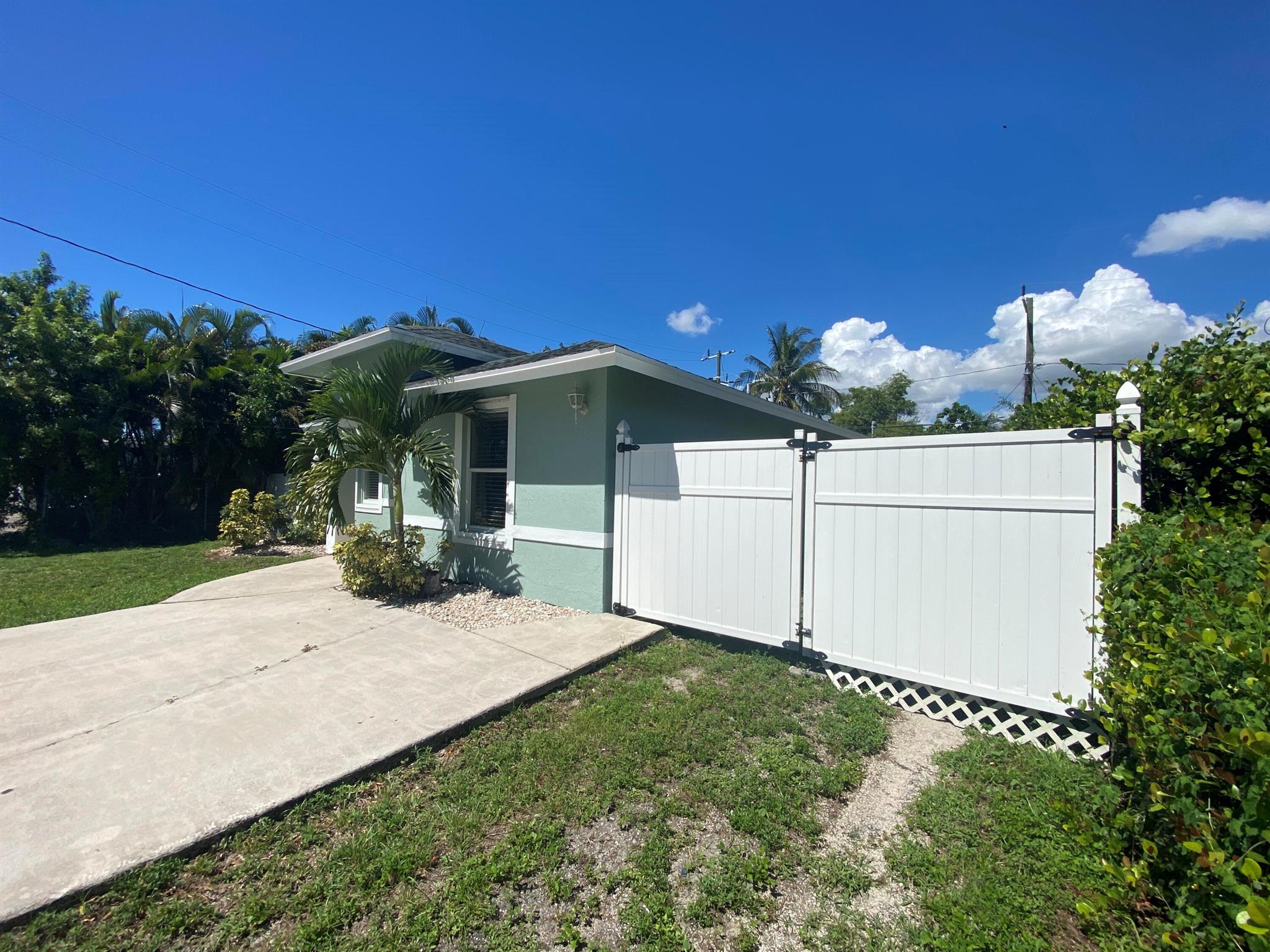 LAKE ECHO - Residential