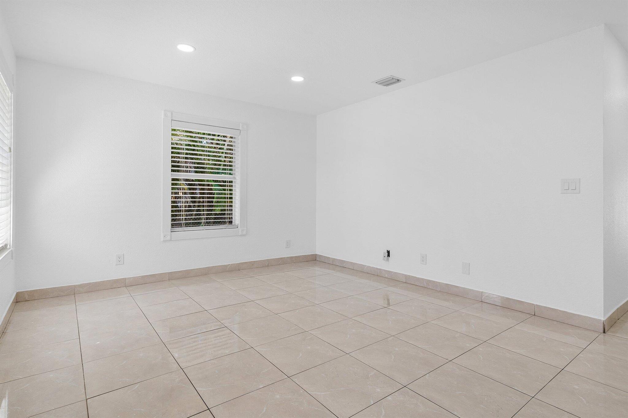 LAKE ECHO - Residential