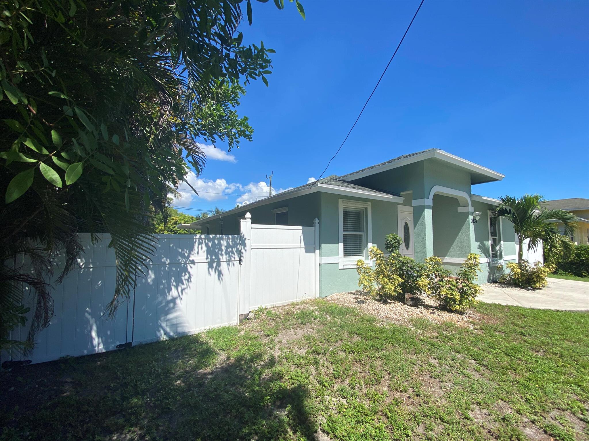 LAKE ECHO - Residential