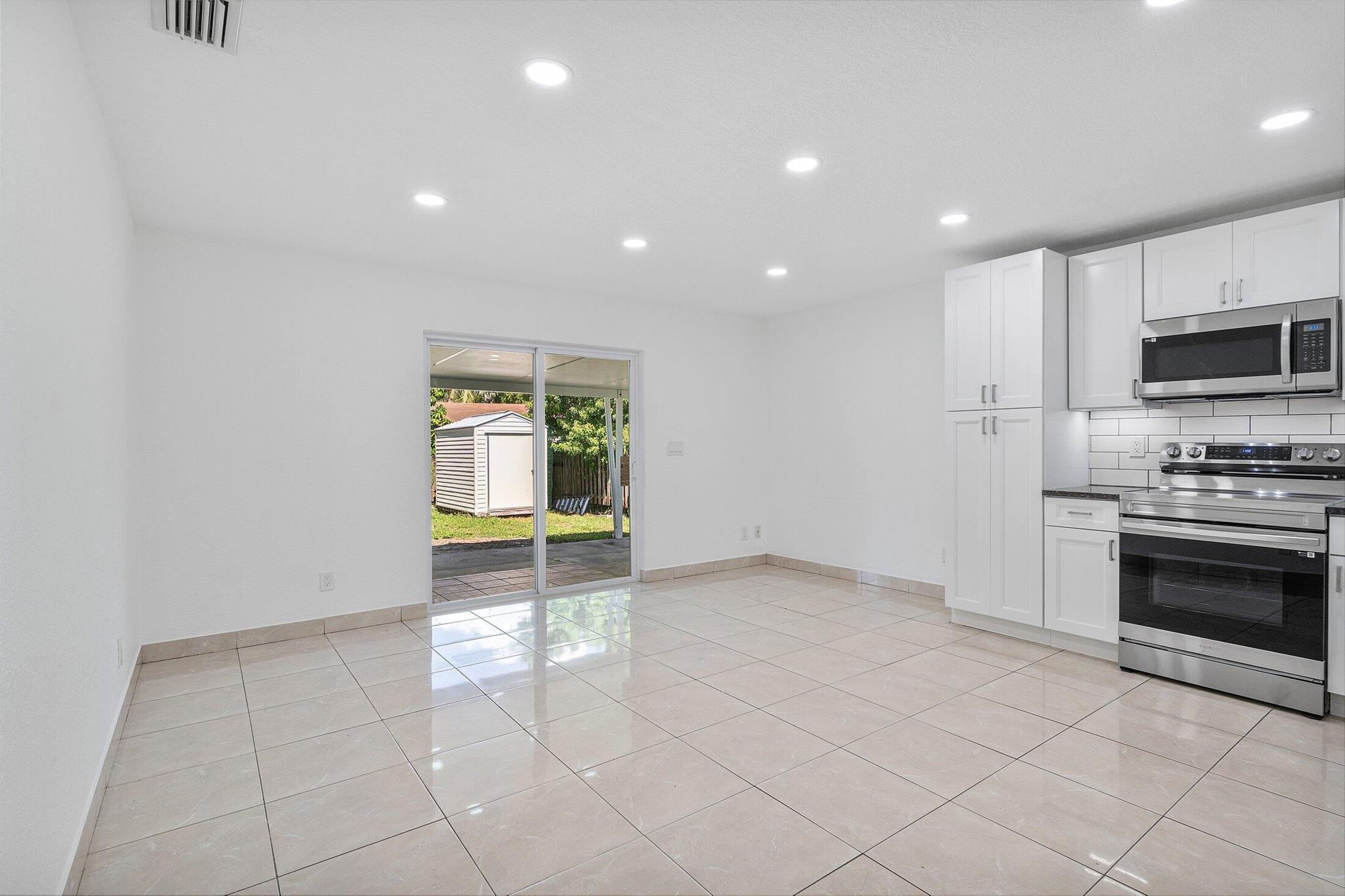 LAKE ECHO - Residential