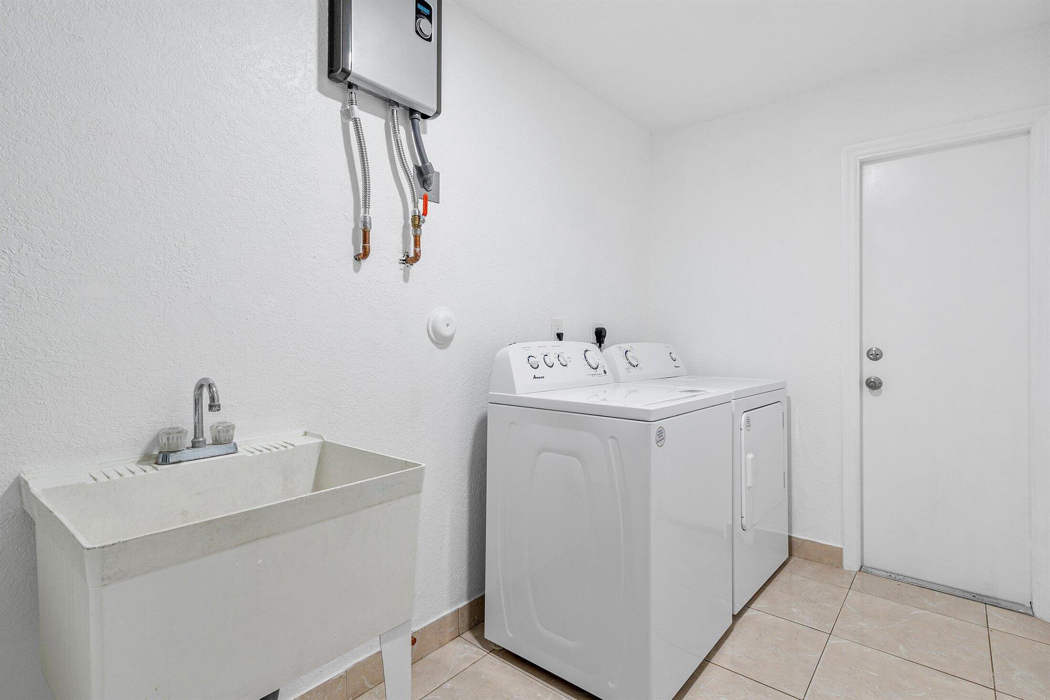 LAKE ECHO - Residential