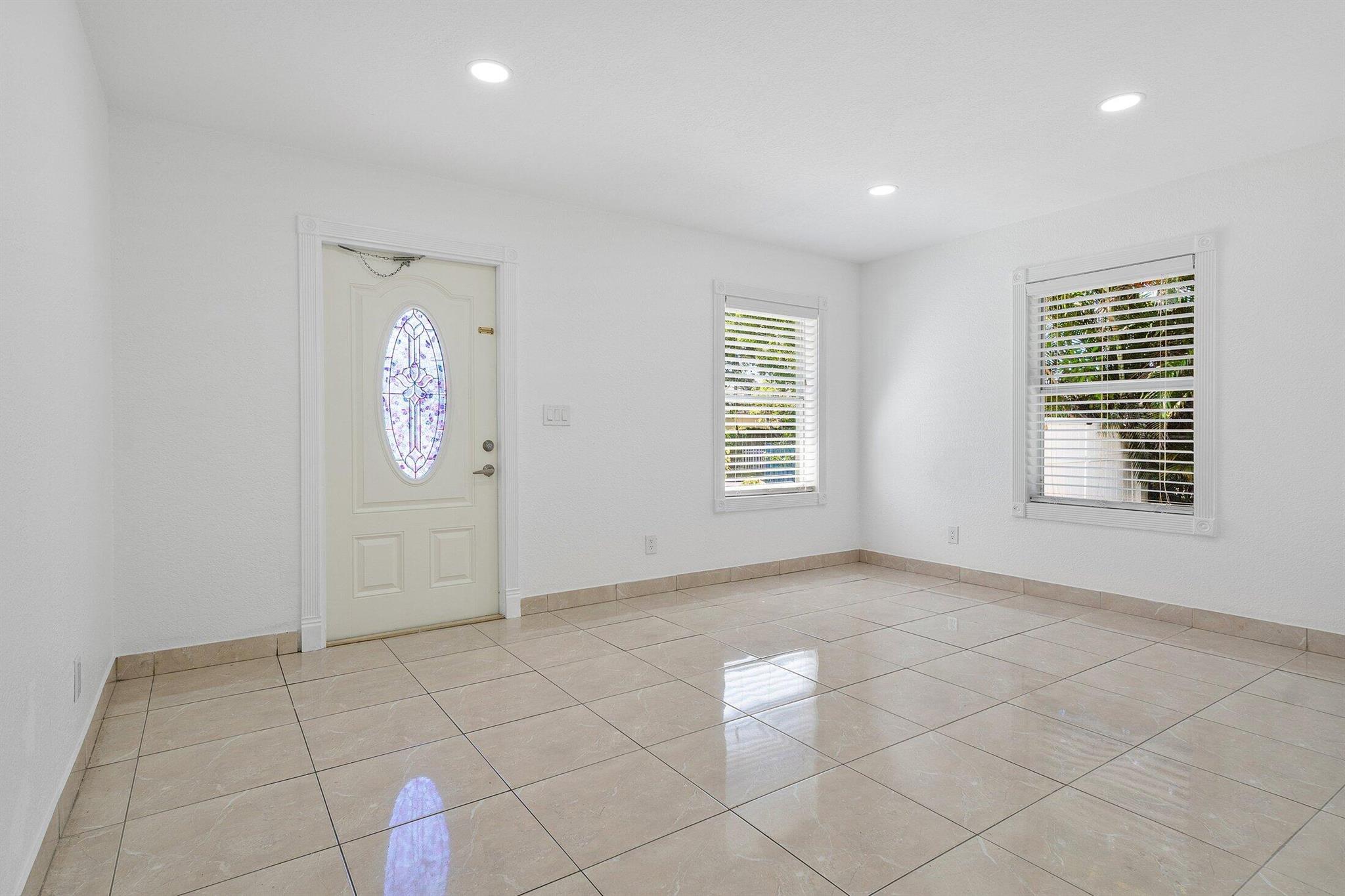 LAKE ECHO - Residential