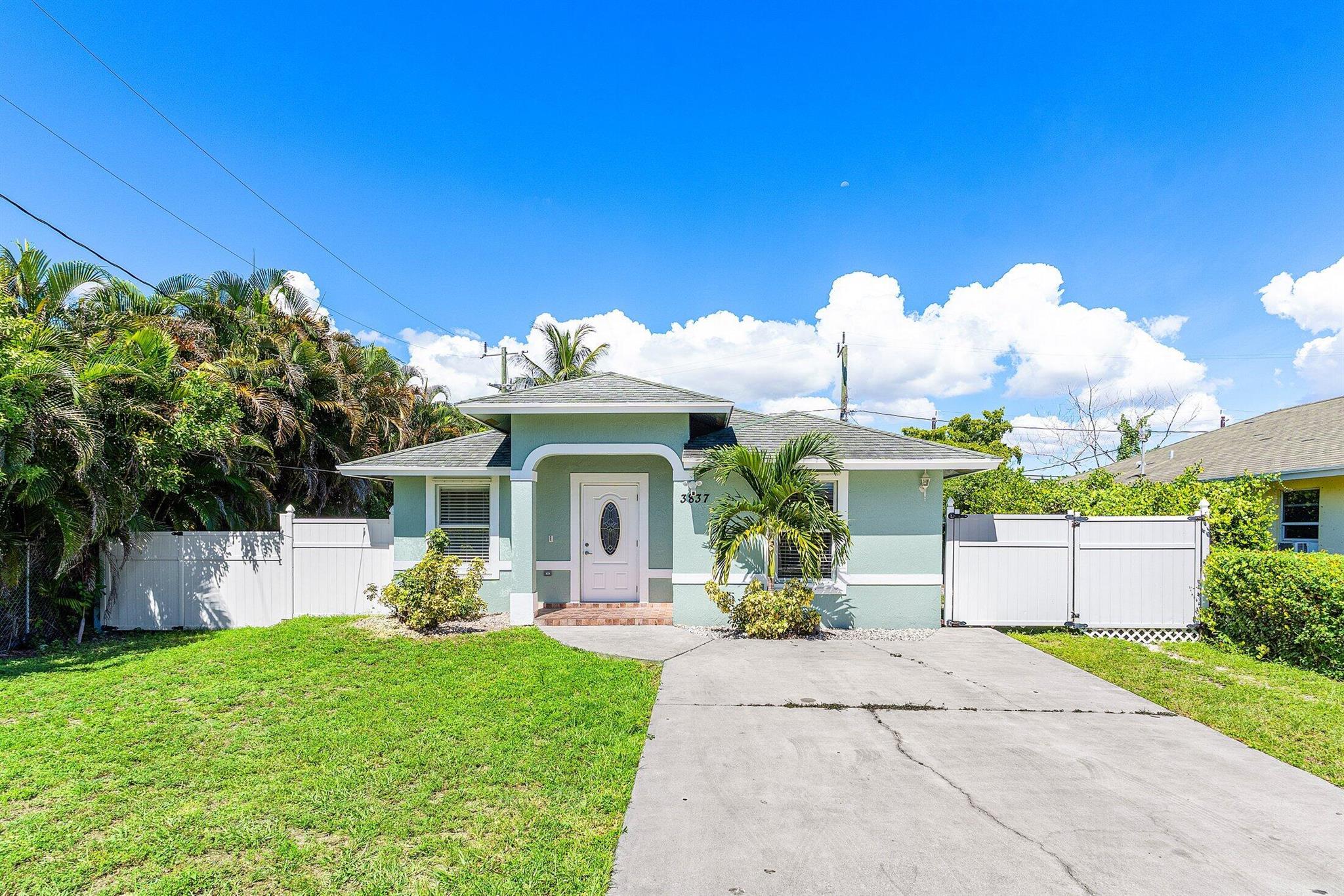 LAKE ECHO - Residential