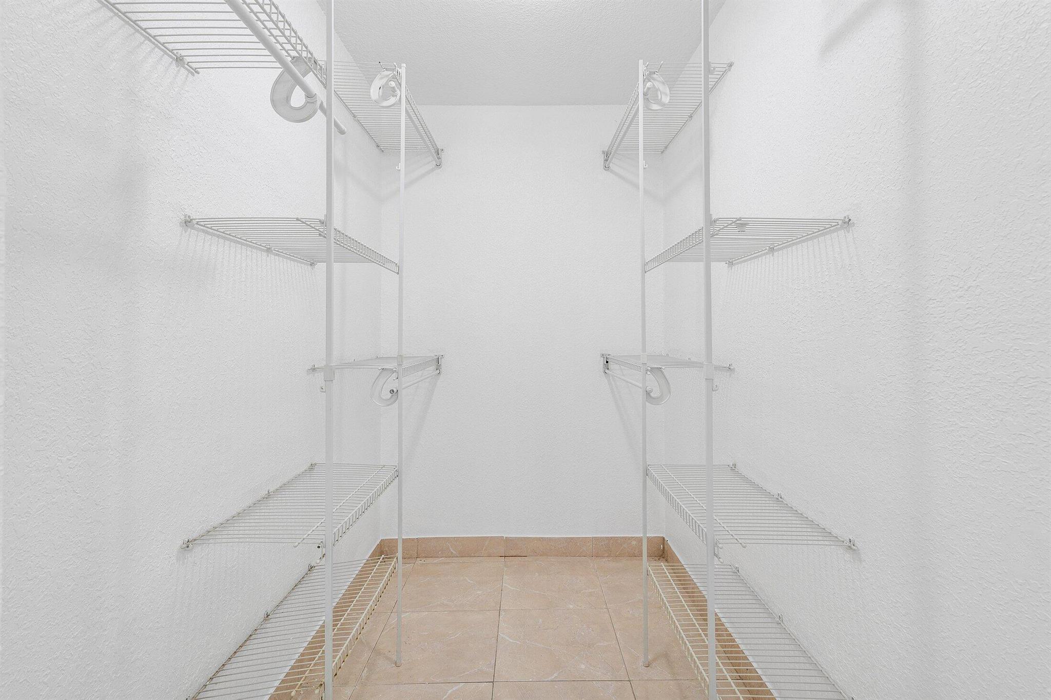 LAKE ECHO - Residential