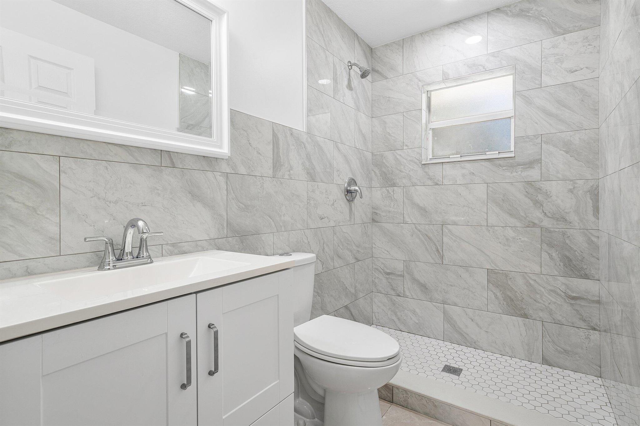 LAKE ECHO - Residential