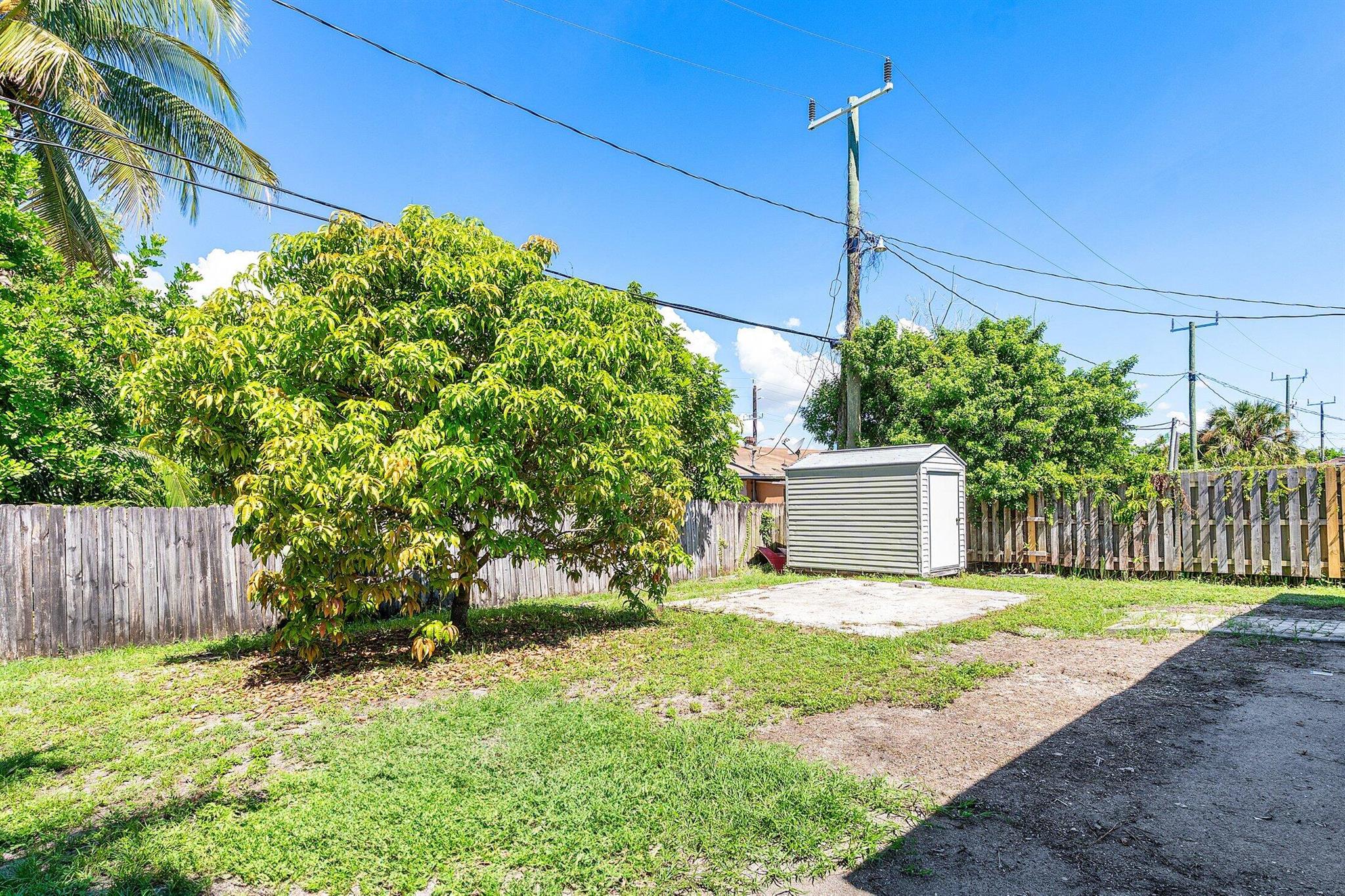 LAKE ECHO - Residential