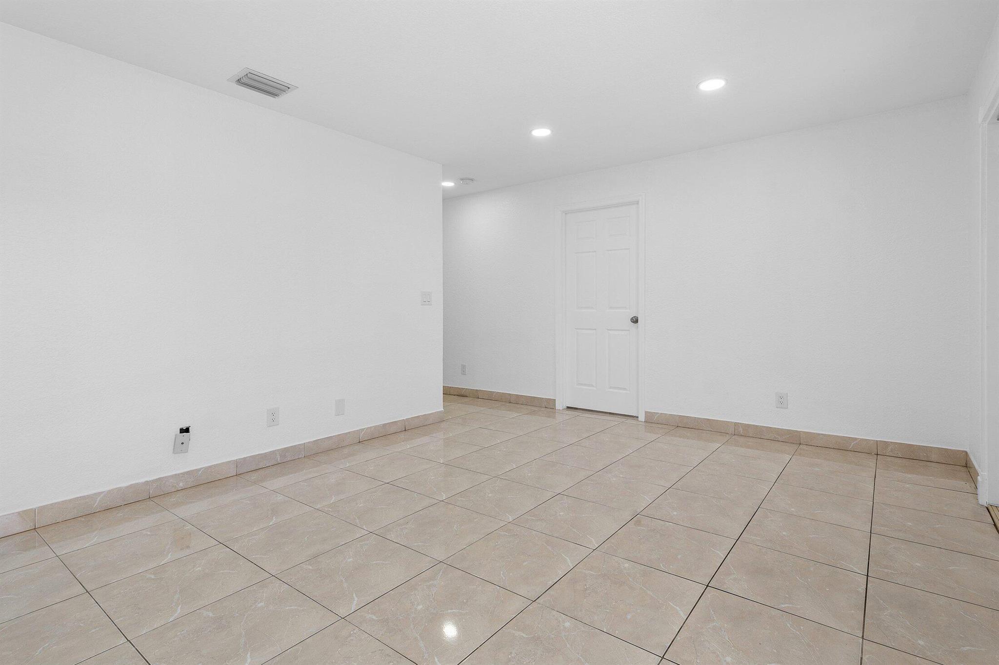 LAKE ECHO - Residential