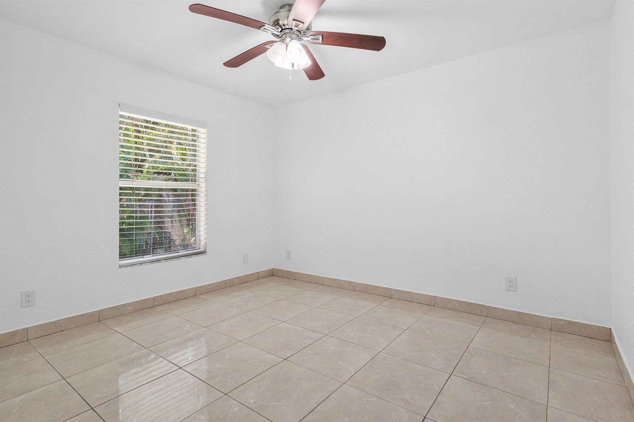 LAKE ECHO - Residential