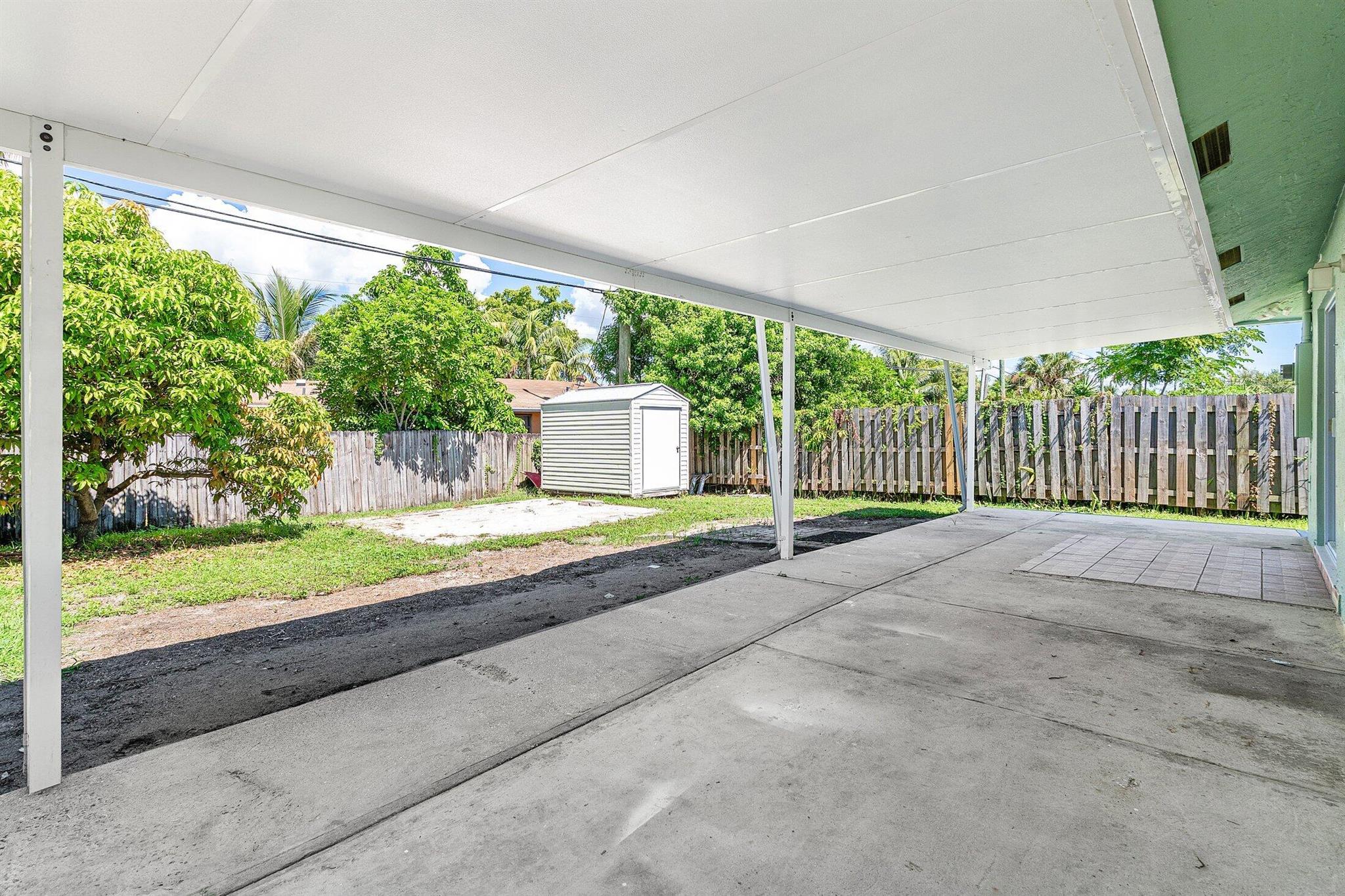 LAKE ECHO - Residential