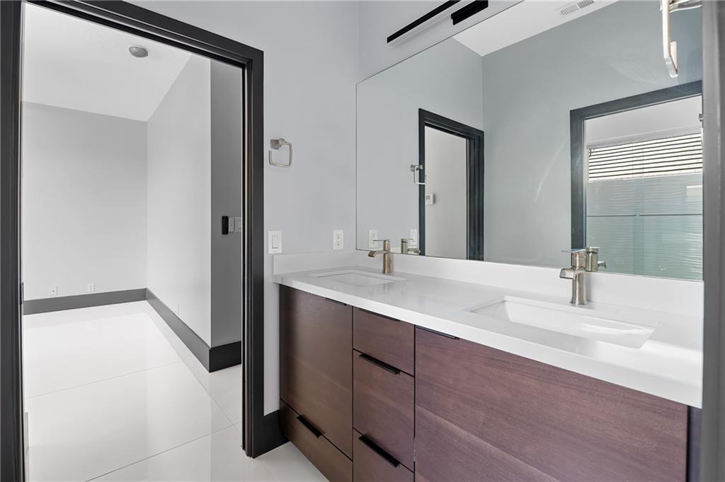 Royal Oak Landing Sec 03 - Residential Lease