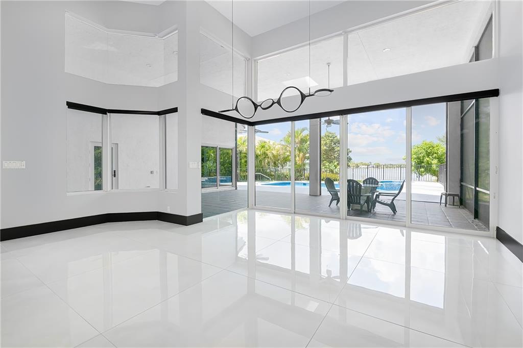 Royal Oak Landing Sec 03 - Residential Lease