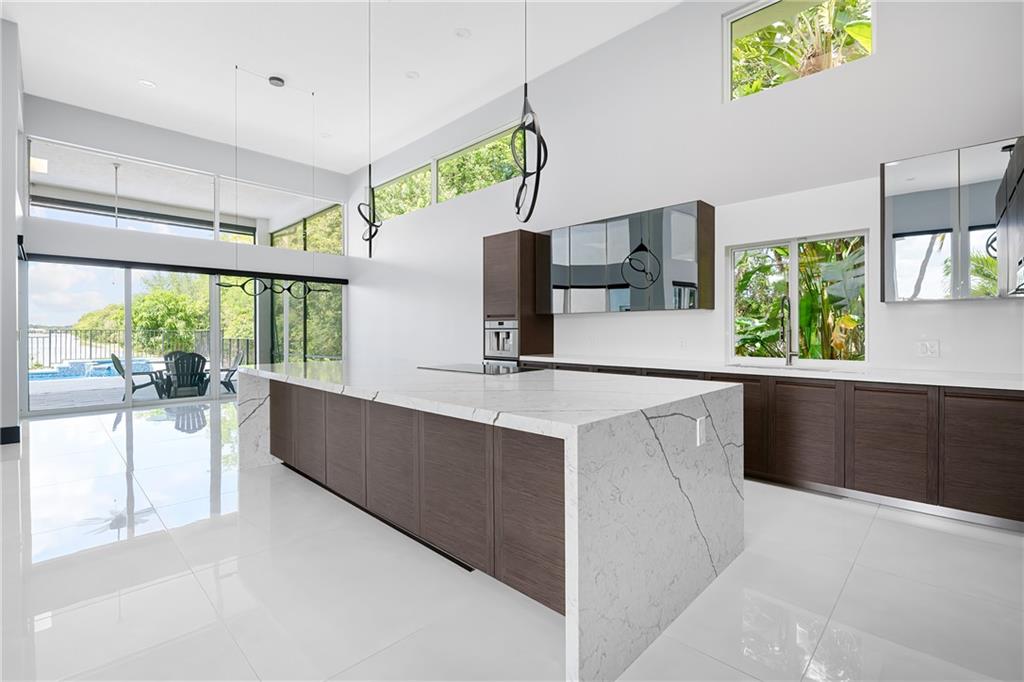 Royal Oak Landing Sec 03 - Residential Lease