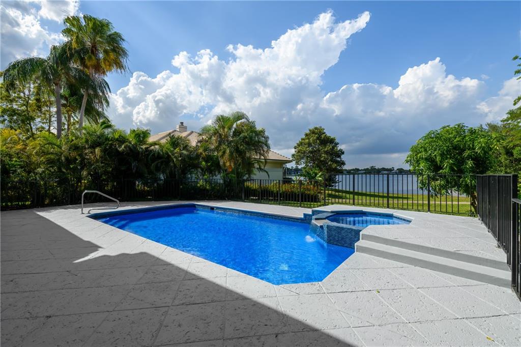 Royal Oak Landing Sec 03 - Residential Lease