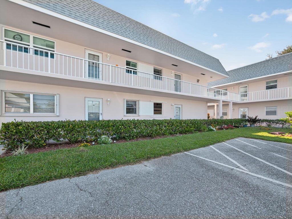 Photo of 18081 SE Country Club Drive #17-170, Jupiter, FL 33469 (MLS # R11134283)