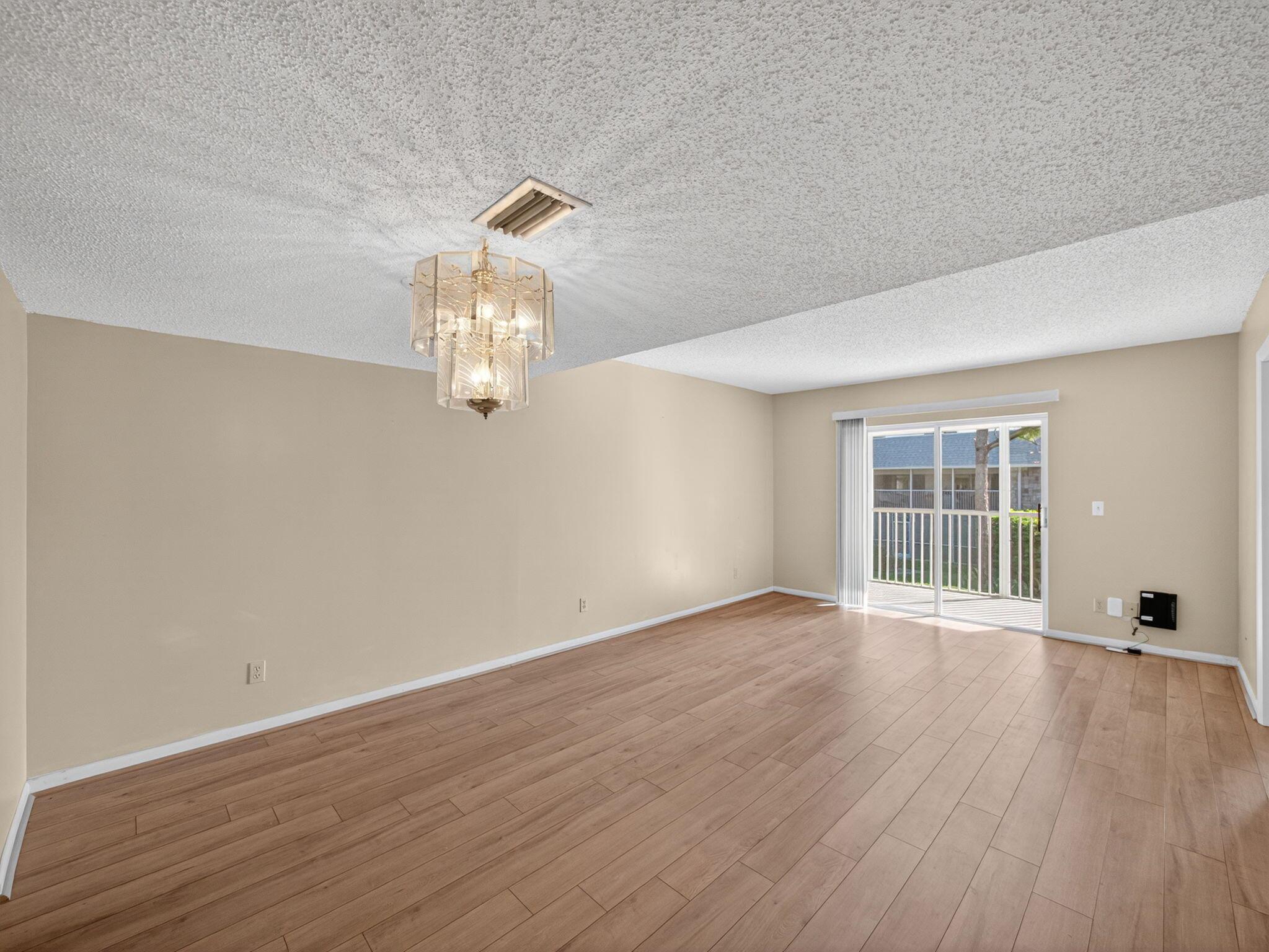 18081 SE Country Club Drive 17-170