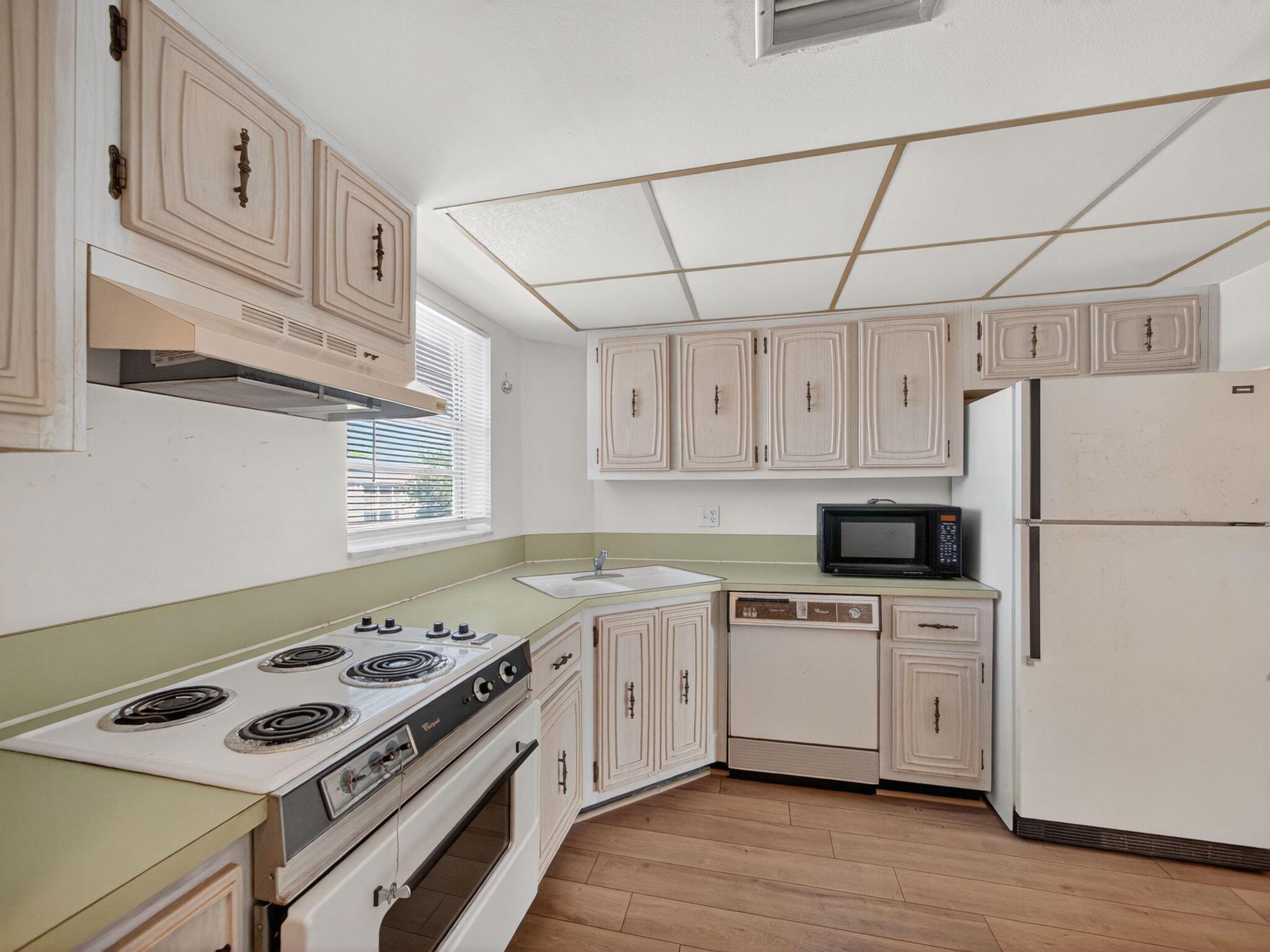 18081 SE Country Club Drive 17-170