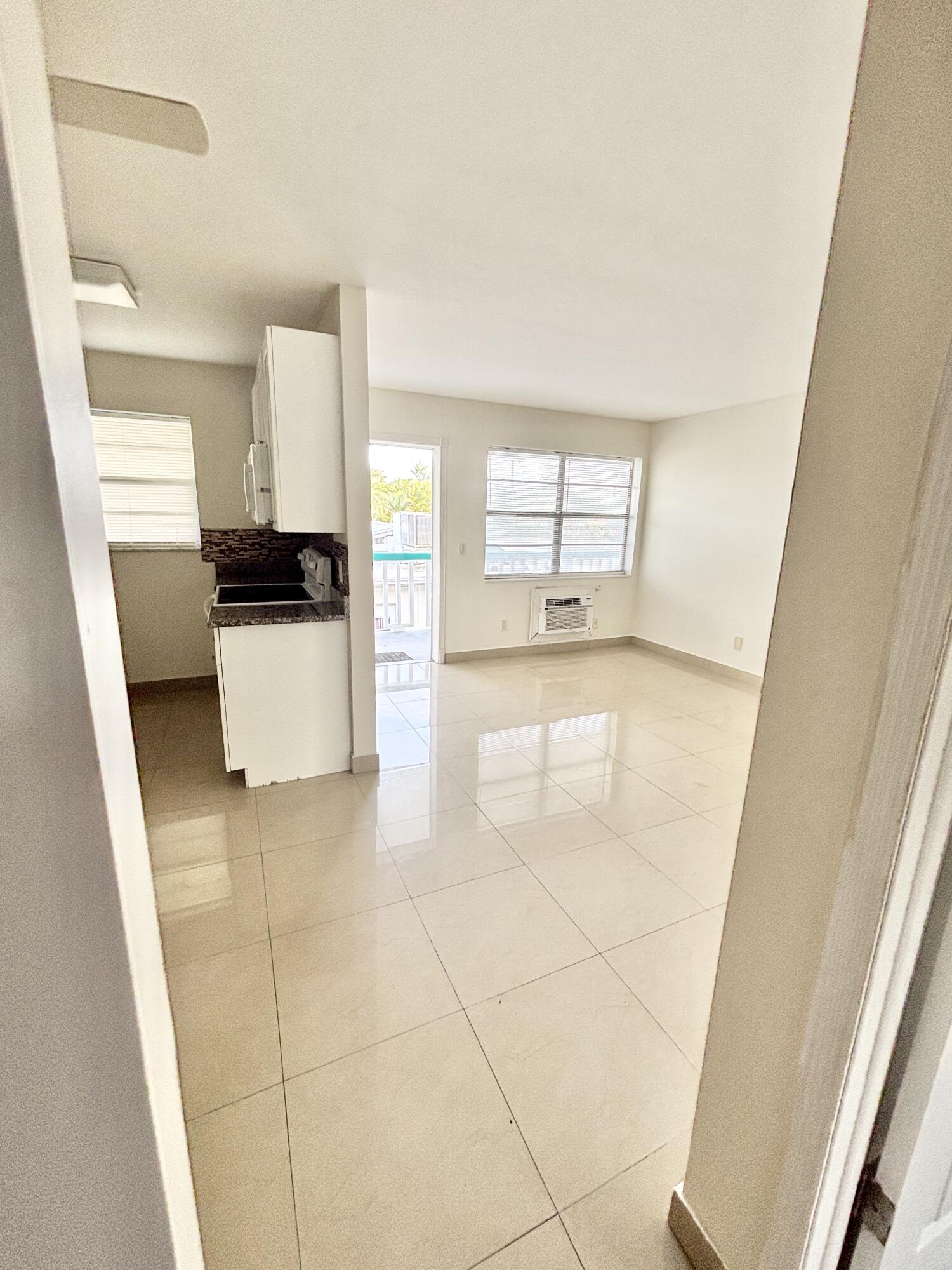 1111 N Federal Highway 6
