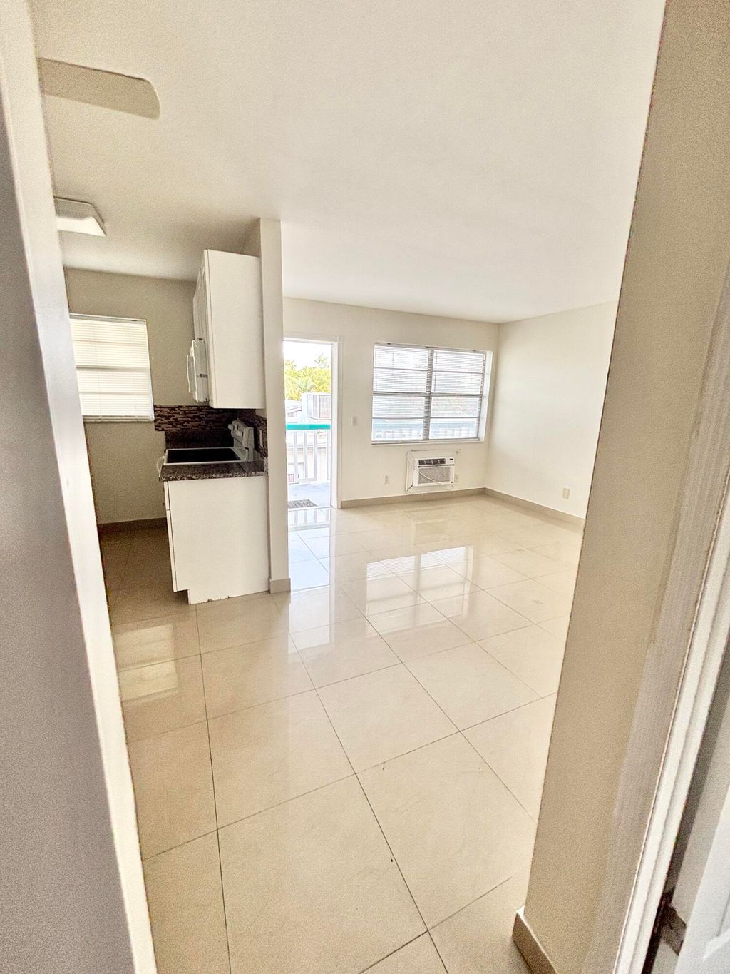 Photo of 1111 N Federal Highway #5, Lake Worth Beach, FL 33460 (MLS # B26024771)