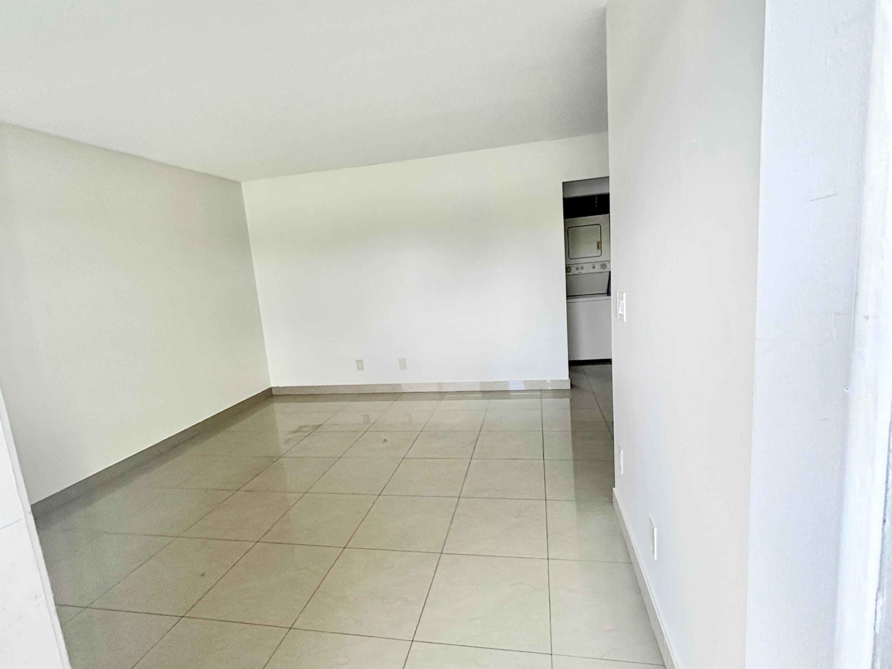 1111 N Federal Highway 6