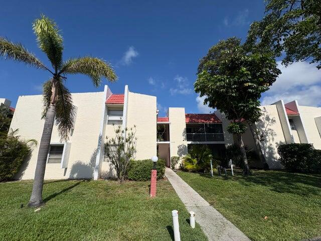 Nice location on Second floor Great community near the hospital & FAU. No age or rental restrictions.
