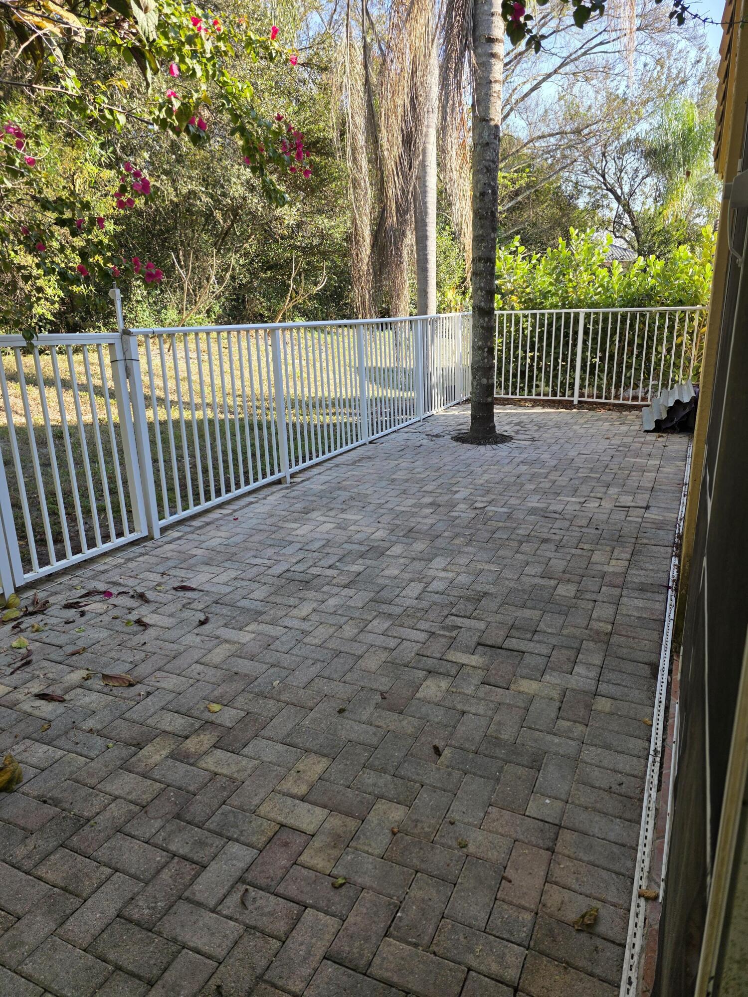 REGENCY LAKES AT COCONUT CREEK - Residential