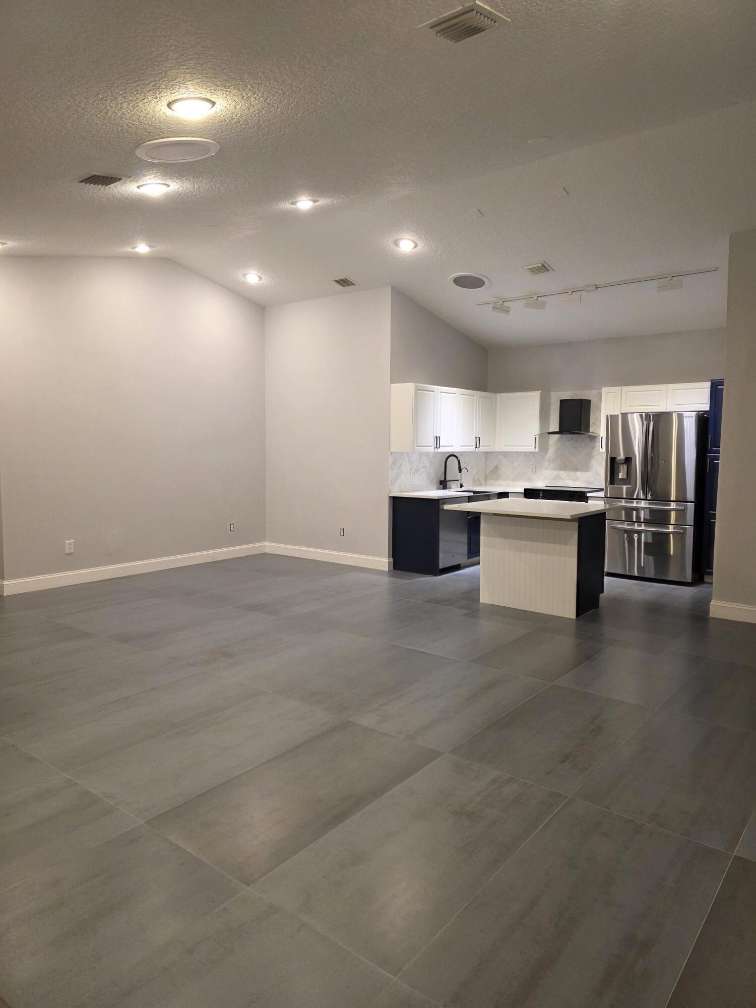 5852 Eagle Cay Terrace