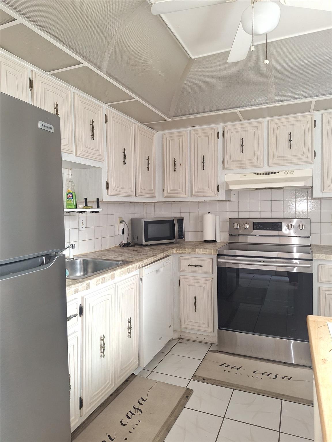 Somerset 1 Condo - Residential Lease