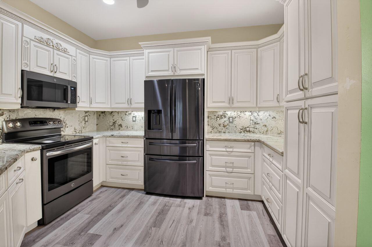 CORAL LAKES 12 - Residential