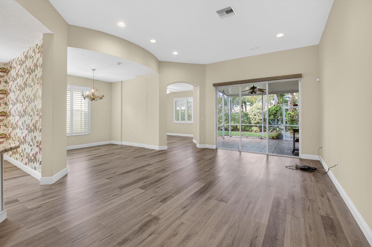 CORAL LAKES 12 - Residential