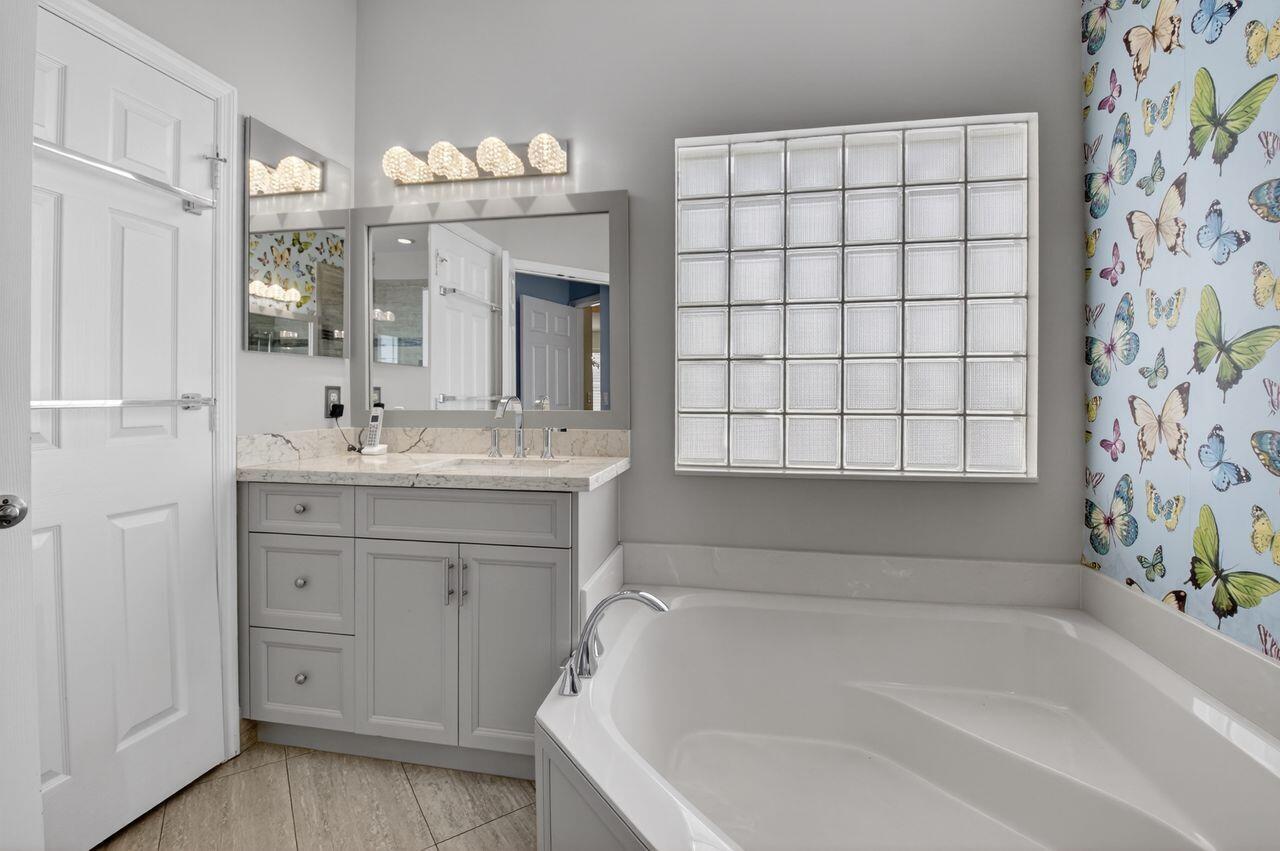 CORAL LAKES 12 - Residential