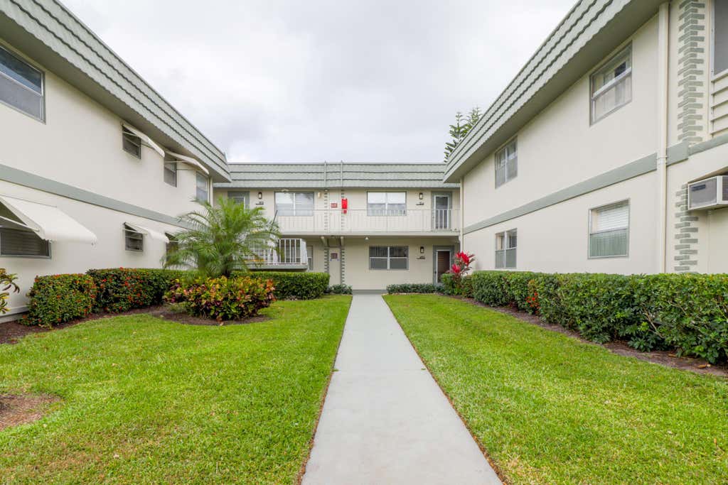 Photo of 513 Monaco Way, Delray Beach, FL 33446 (MLS # R10777677)