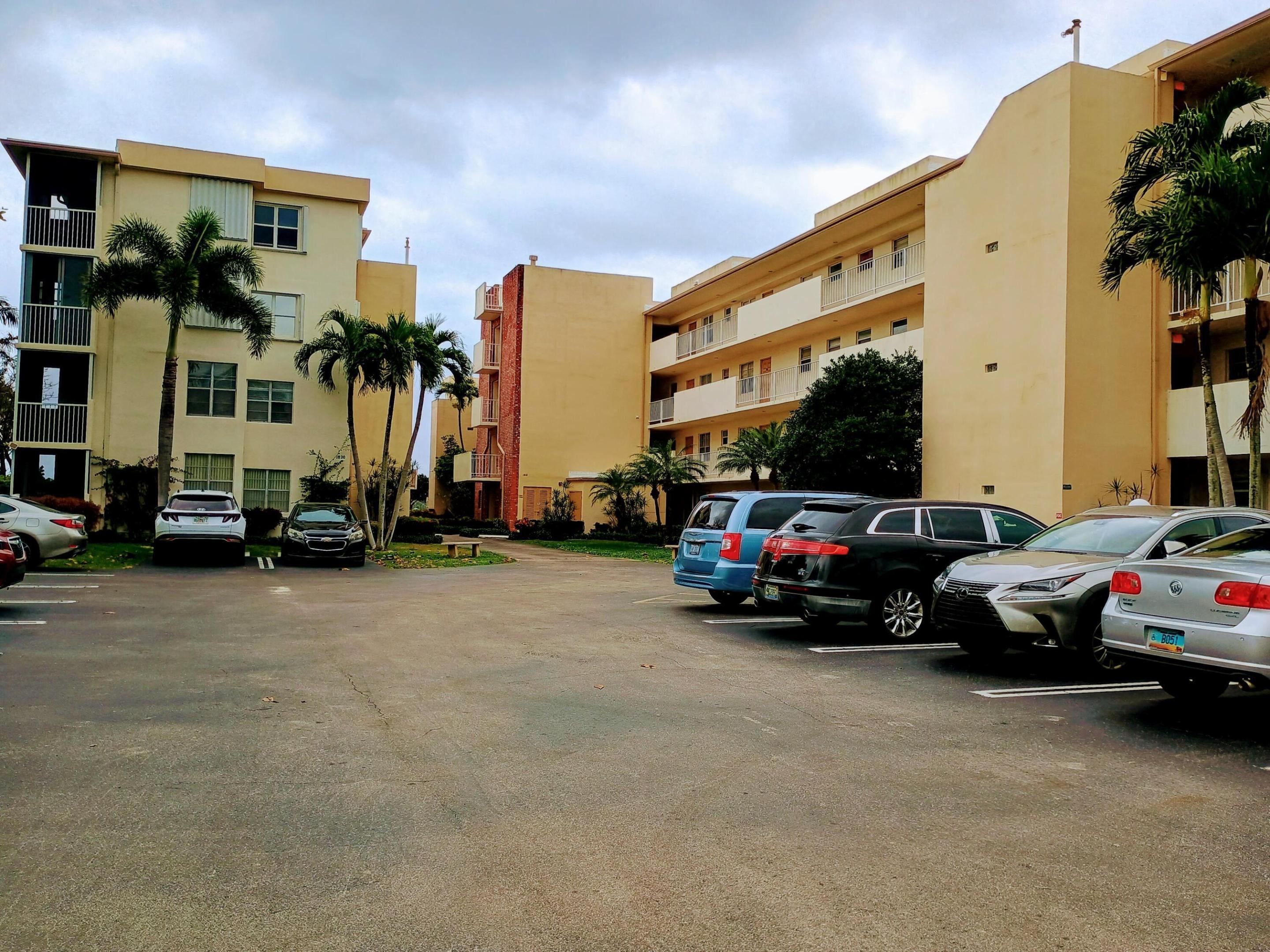 1810 New Palm Way 215
