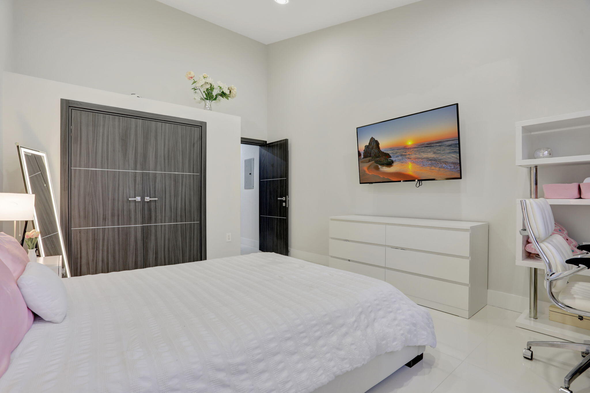 VILLA SONRISA CONDO - Residential Lease