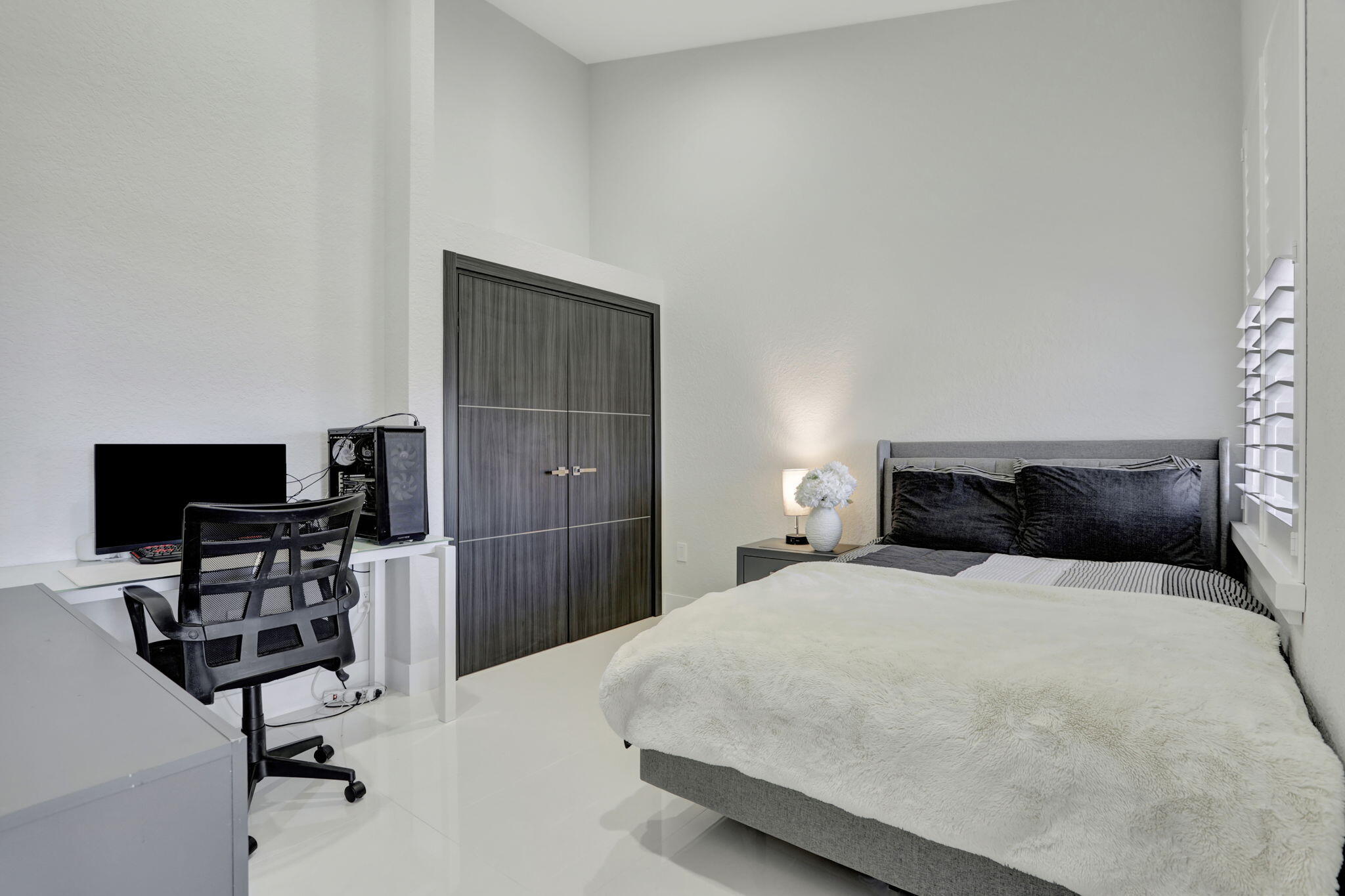 VILLA SONRISA CONDO - Residential Lease