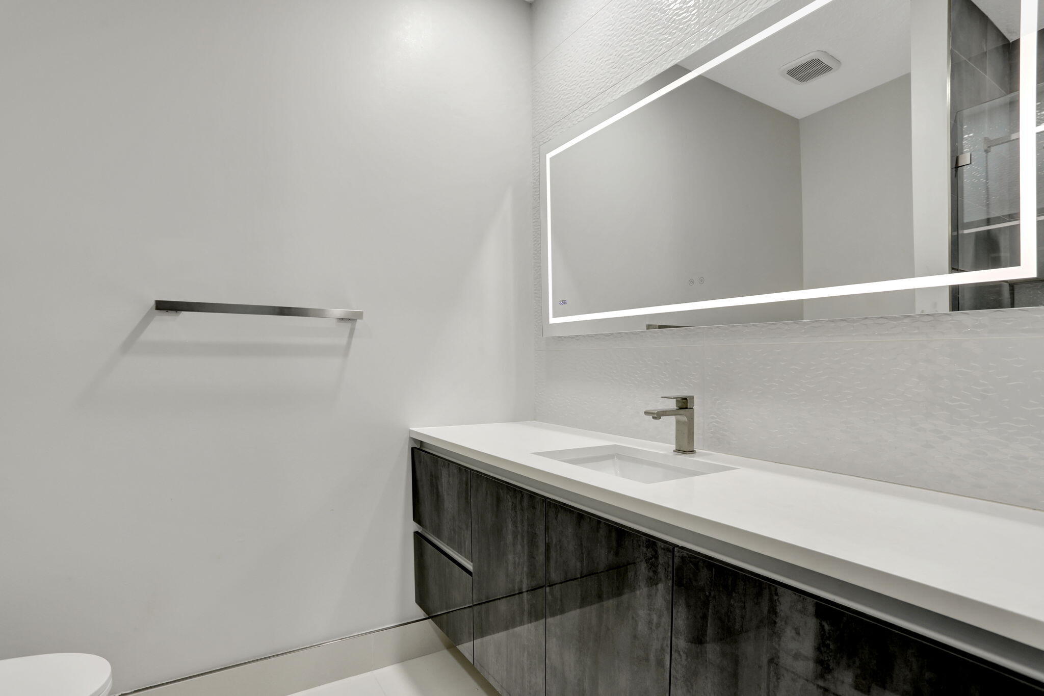 VILLA SONRISA CONDO - Residential Lease