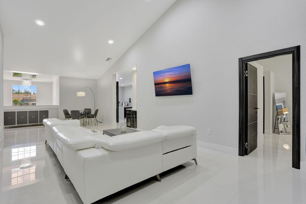 Photo of 6584 Villa Sonrisa Drive #1122, Boca Raton, FL 33433 (MLS # R11166836)