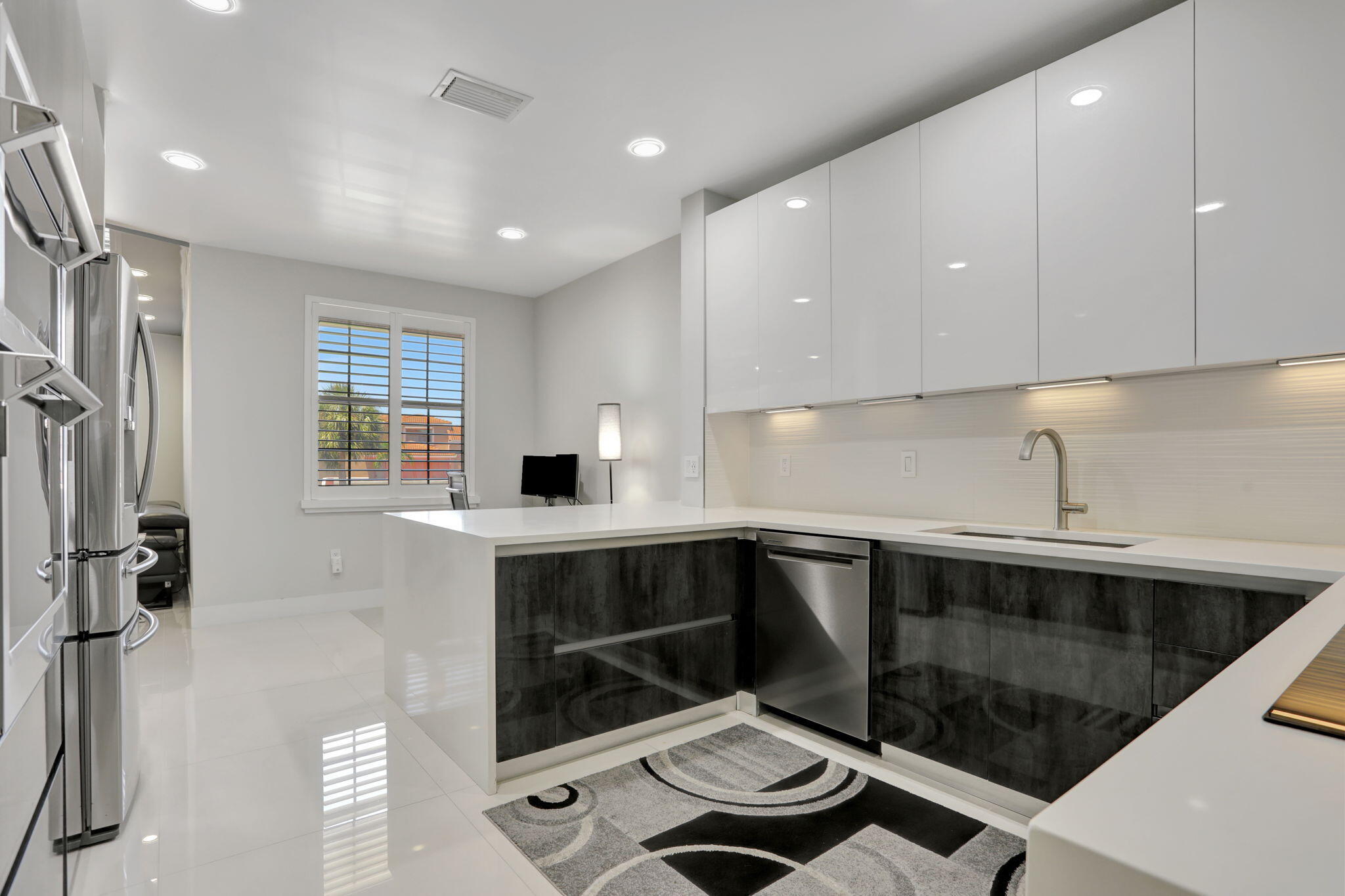 VILLA SONRISA CONDO - Residential Lease