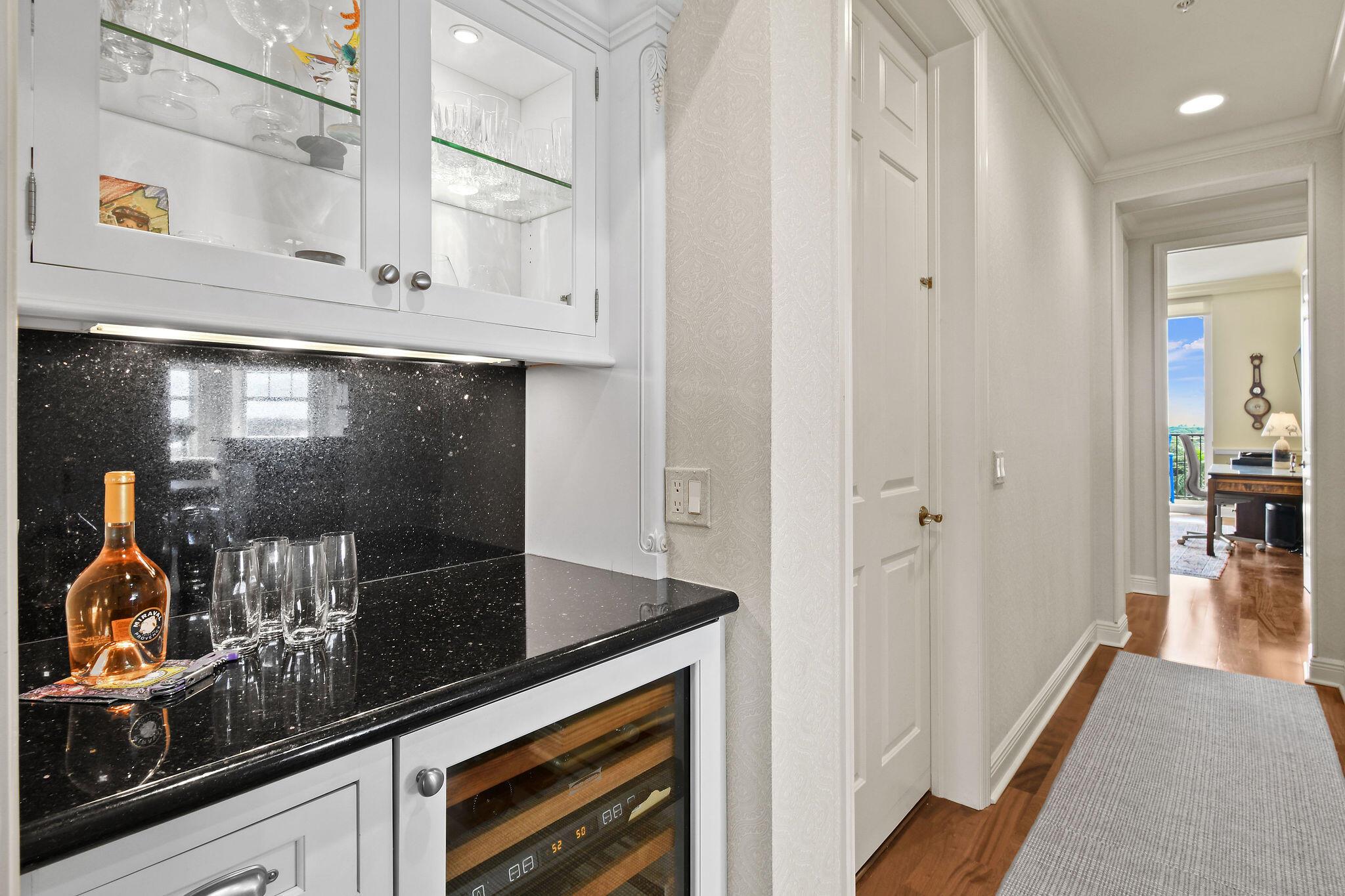 JUPITER YACHT CLUB - Residential