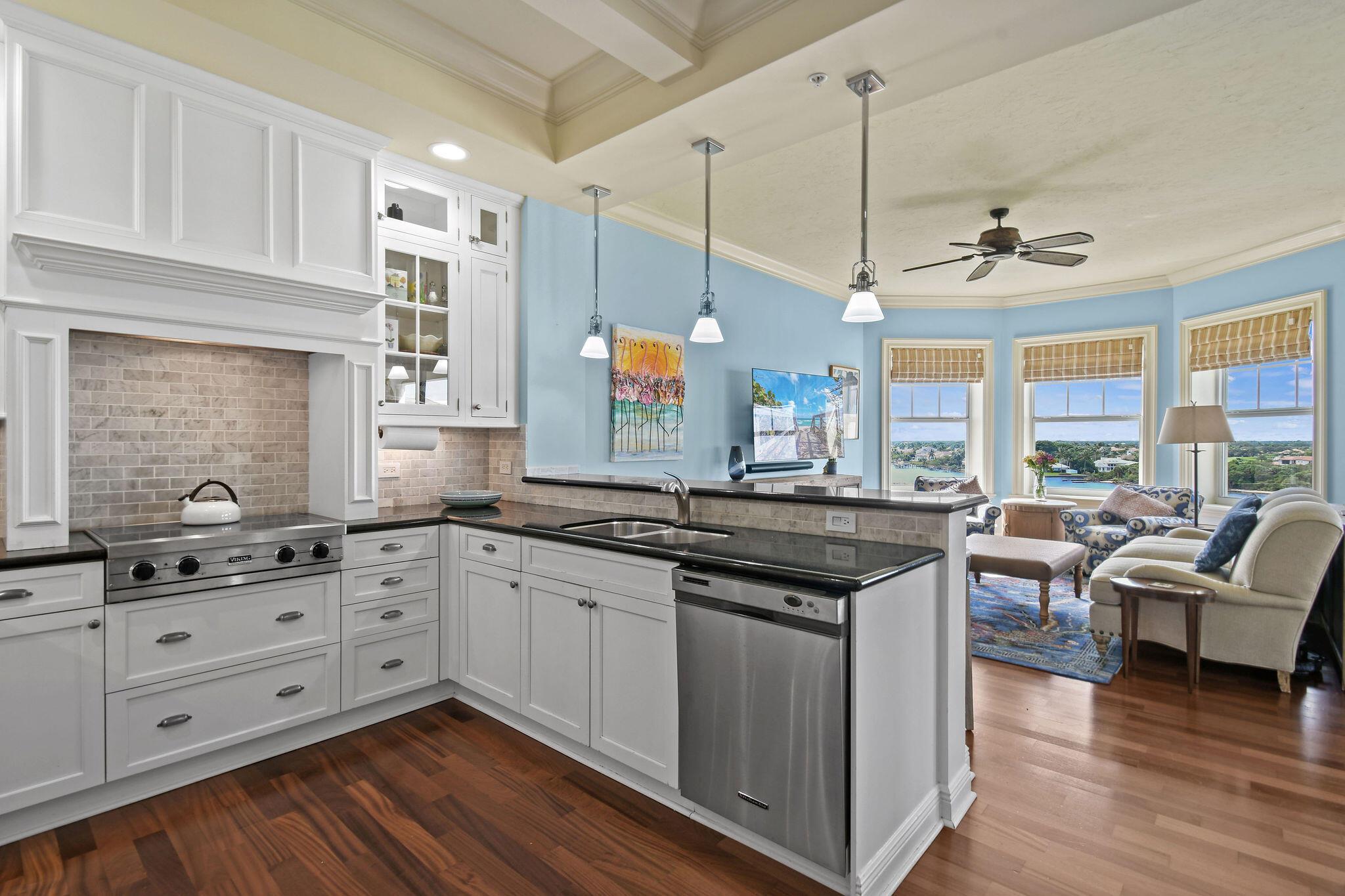 JUPITER YACHT CLUB - Residential