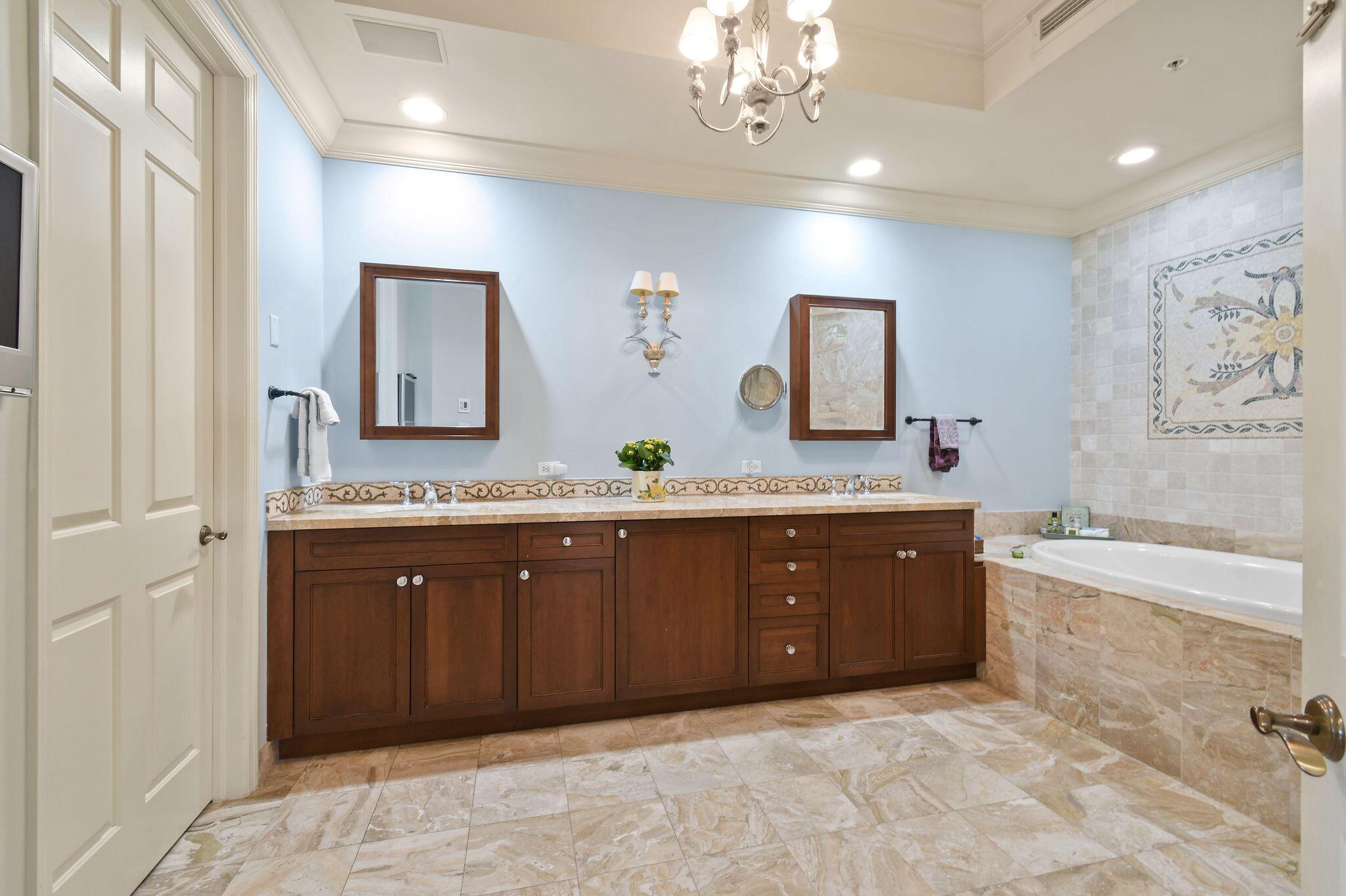 JUPITER YACHT CLUB - Residential