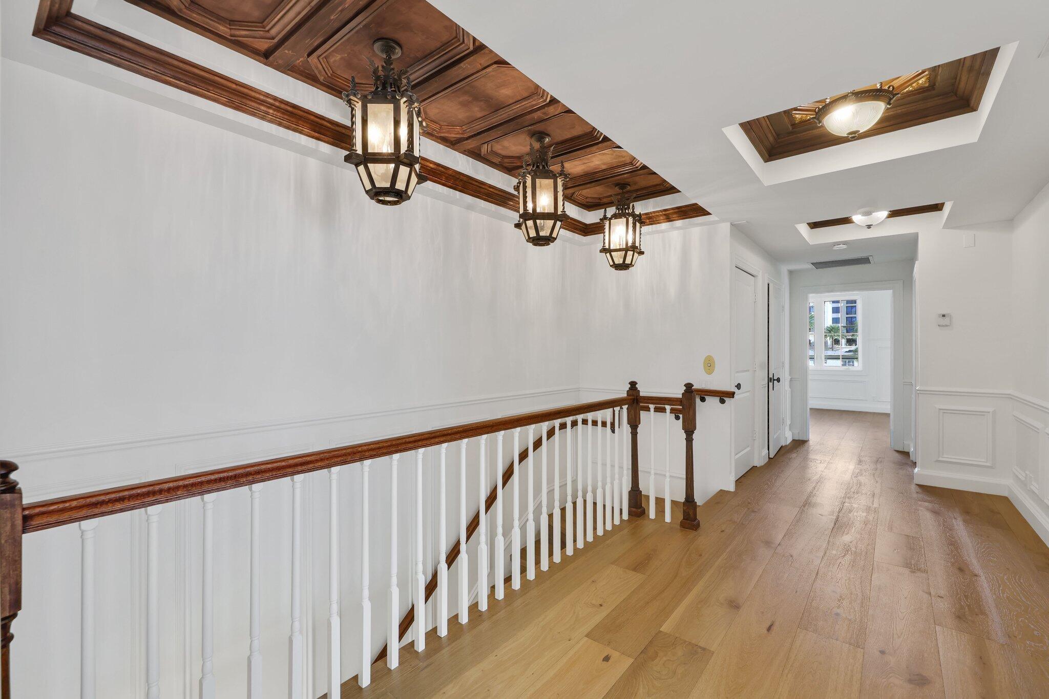 ROYAL PALM VILLAS - Residential