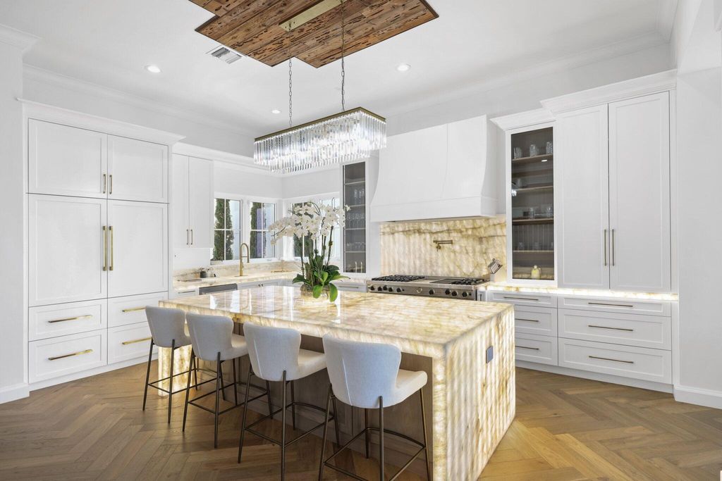 Photo of 340 E Royal Palm Road, Boca Raton, FL 33432 (MLS # R11136081)