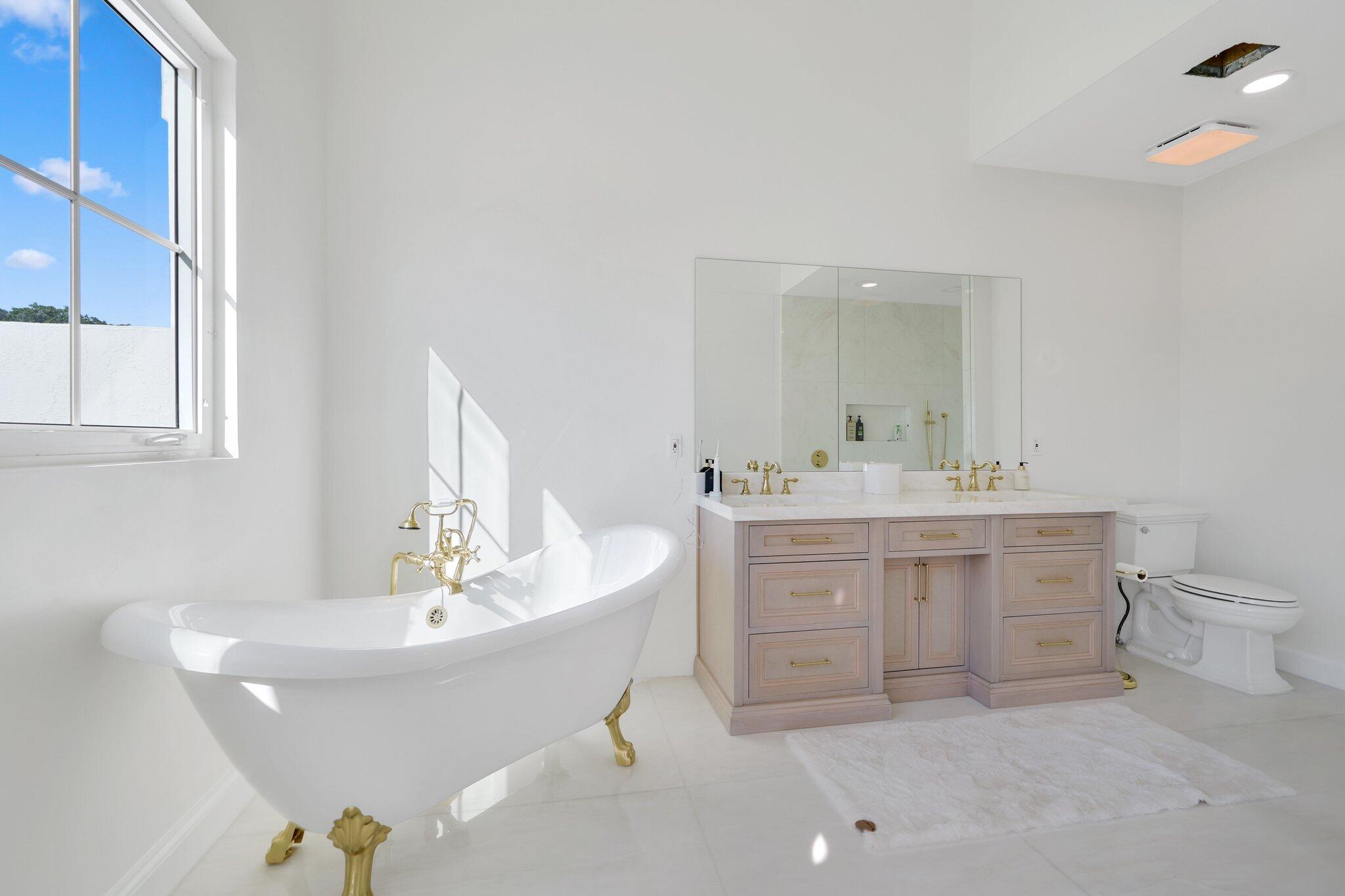 ROYAL PALM VILLAS - Residential