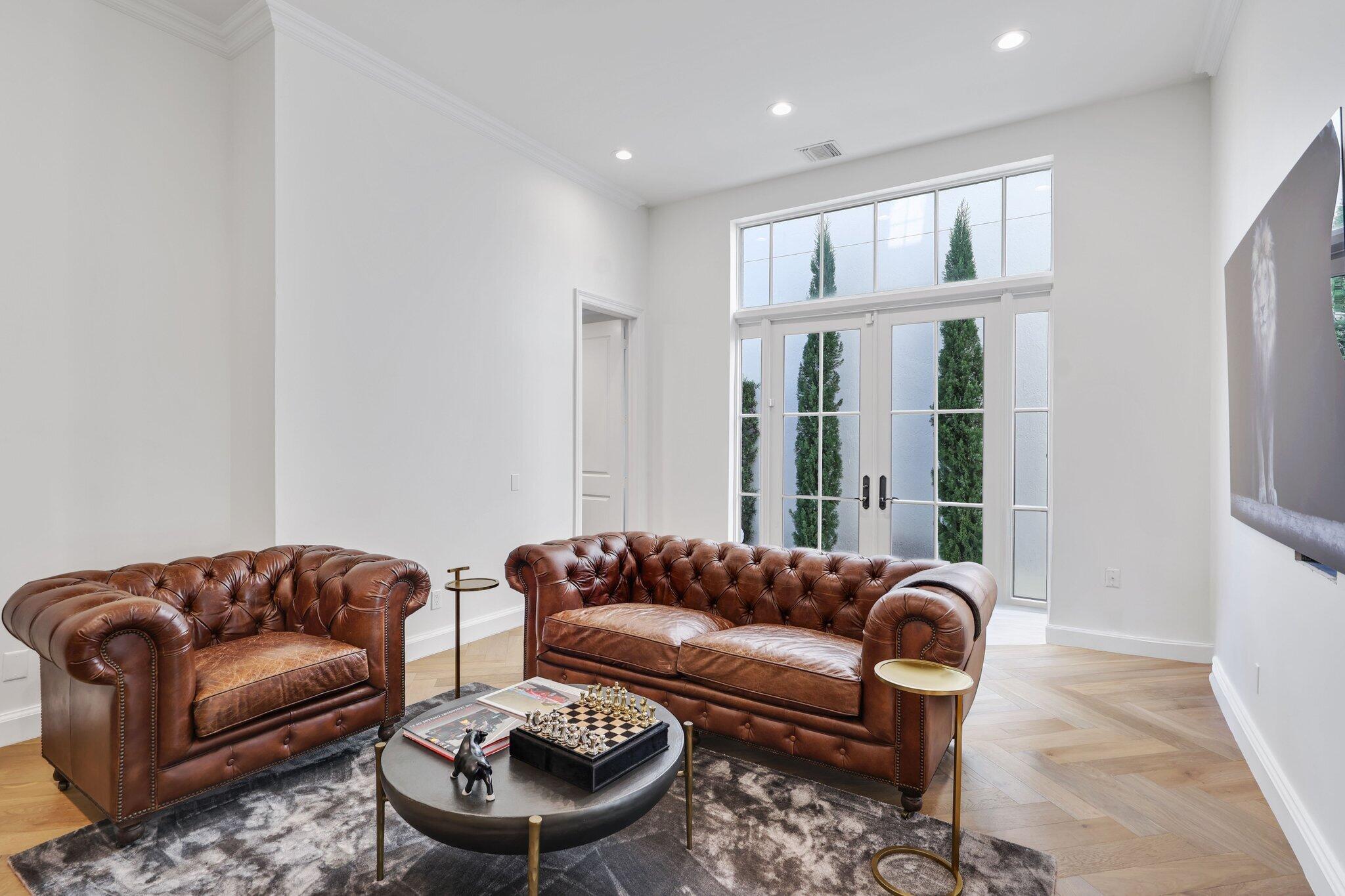 ROYAL PALM VILLAS - Residential