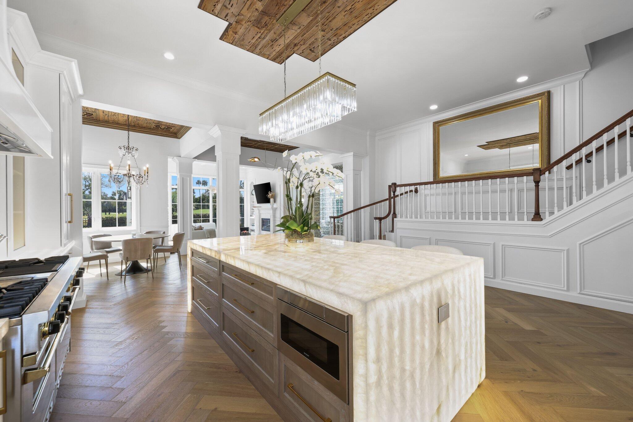 ROYAL PALM VILLAS - Residential