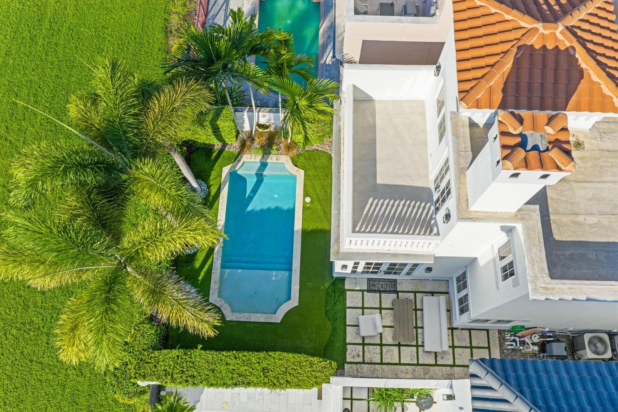 ROYAL PALM VILLAS - Residential