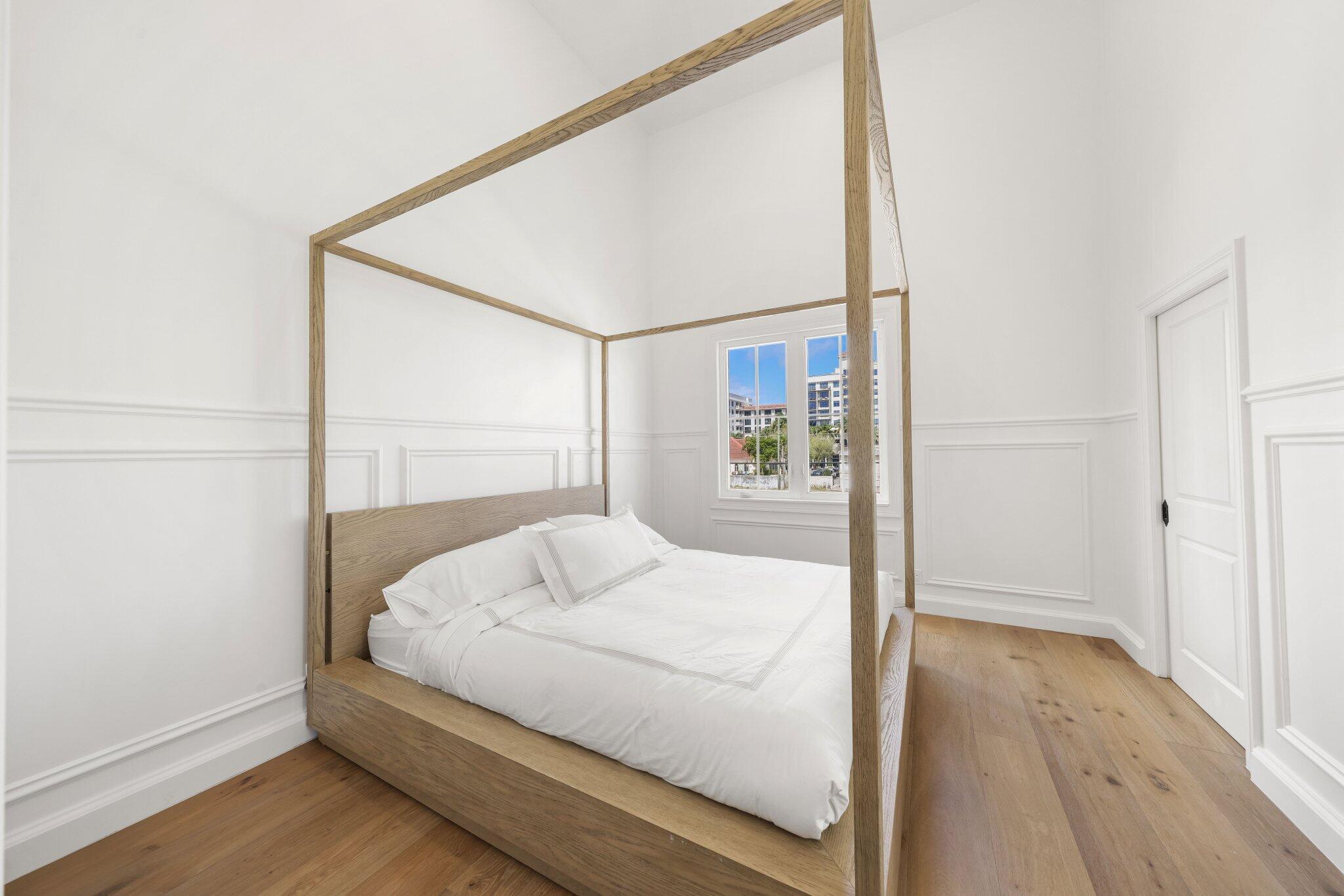 ROYAL PALM VILLAS - Residential